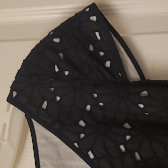 Talbot eyelet dress - Picture 3 of 5